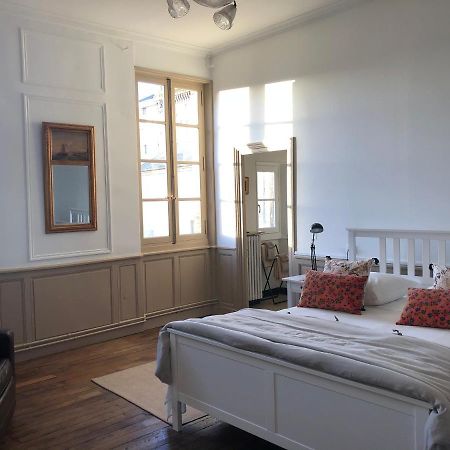 Beautifully Renovated Rooms On Place New York Angouleme Luaran gambar
