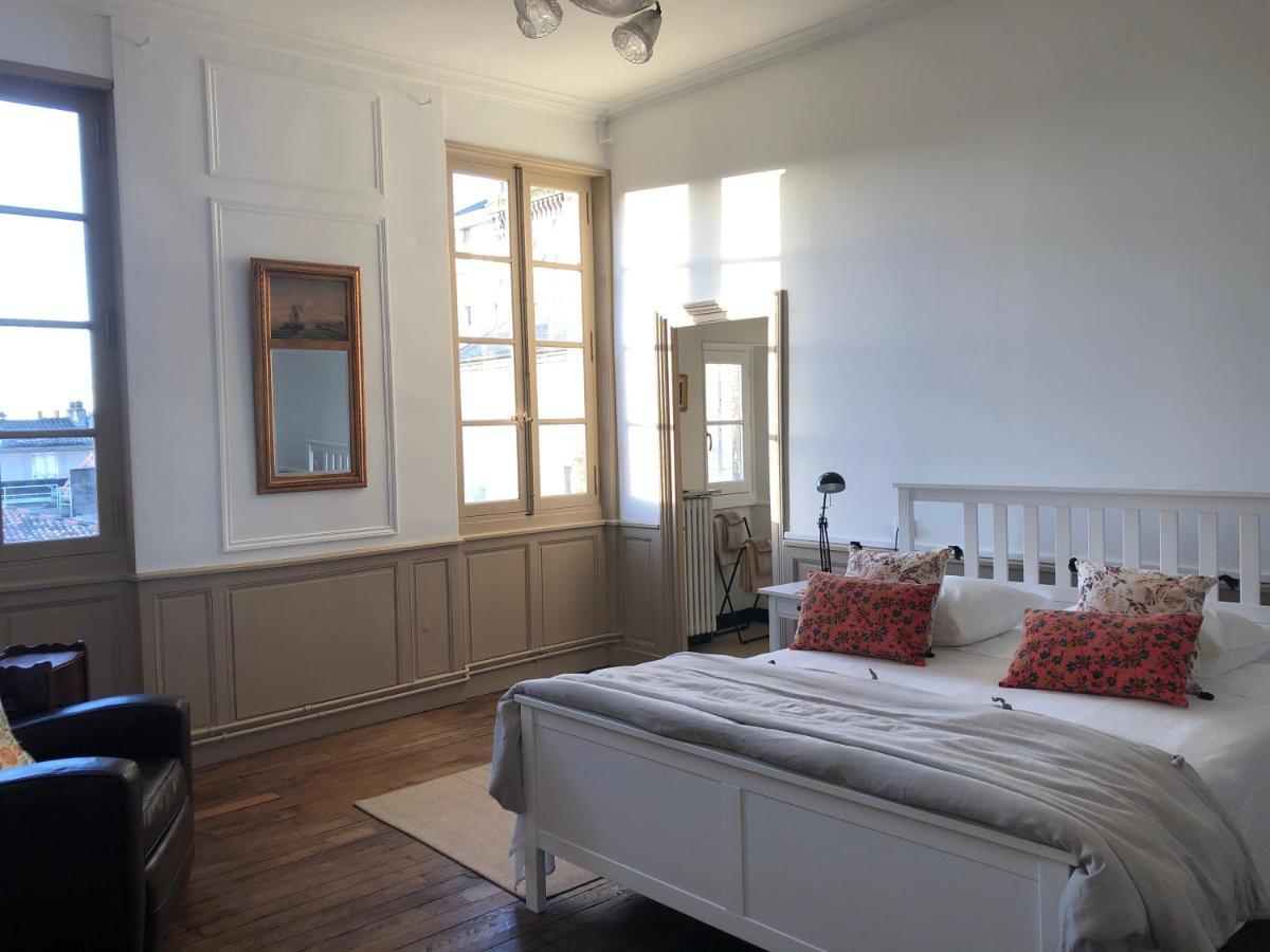 Beautifully Renovated Rooms On Place New York Angouleme Luaran gambar